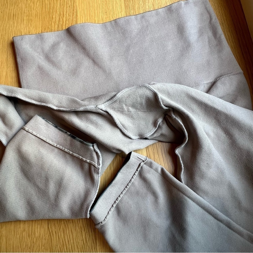 Spanx XL Grey Watercolor Leggings EUC - Picture 8 of 9